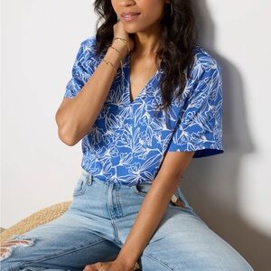 Evereve Blue Floral V-Neck Blouse